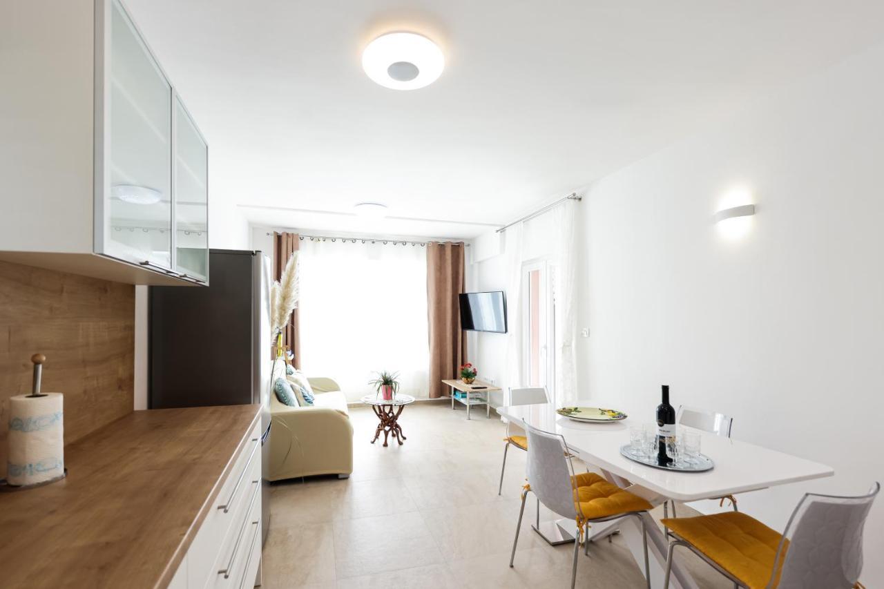 Apartment Puntamika Villa De Rosa - Ground Floor Zadar Exterior foto